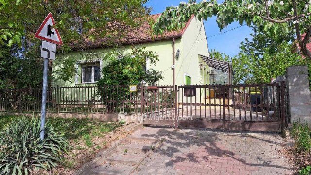 Eladó családi ház, Győrött 85 M Ft, 3 szobás
