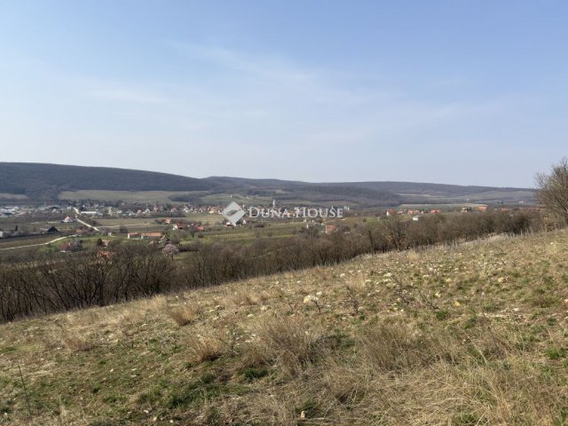 Eladó telek, Balatoncsicsón 120 M Ft / költözzbe.hu