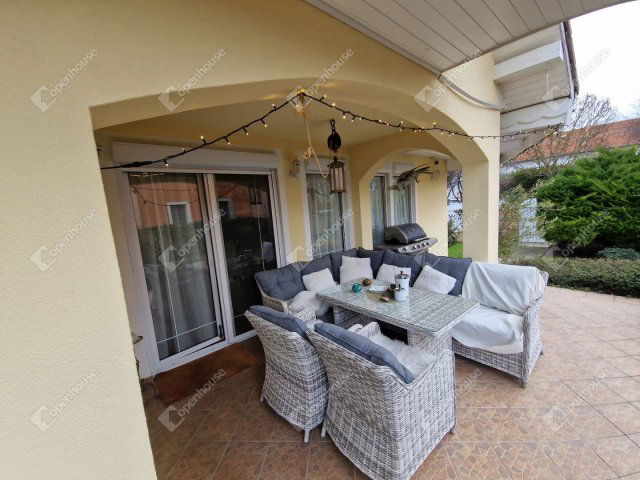 Eladó családi ház, Mosonmagyaróváron 135 M Ft, 5 szobás