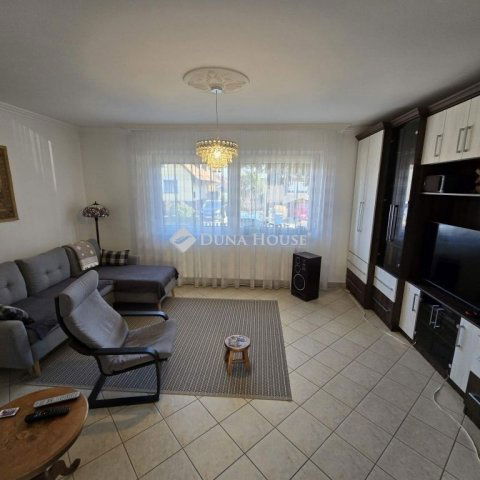 Eladó családi ház, Kecskeméten 99 M Ft, 3 szobás