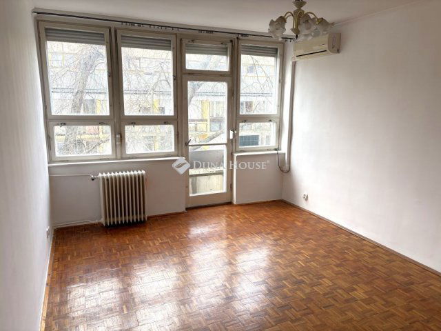 Eladó téglalakás, Esztergomban, Aradi Vértanúk terén 35.9 M Ft