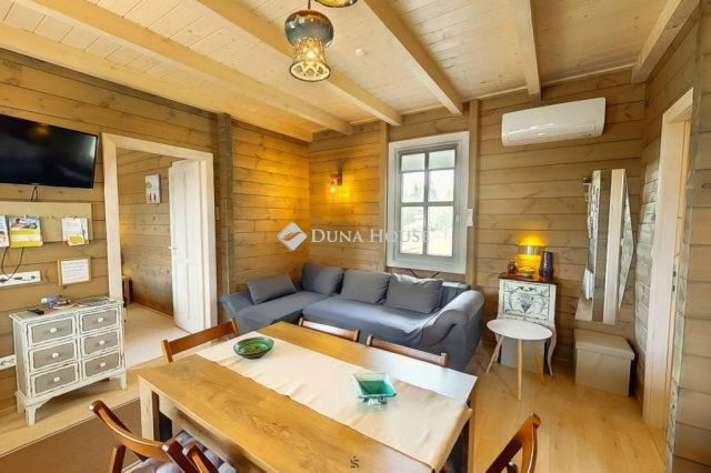 Eladó hotel, Cegléden 450 M Ft, 15 szobás / költözzbe.hu