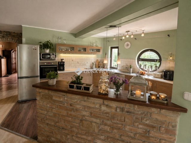 Eladó családi ház, Dunakeszin 196 M Ft, 4 szobás