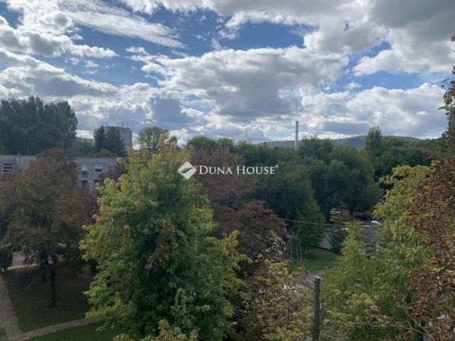 Eladó téglalakás, Budapesten, III. kerületben 82.9 M Ft