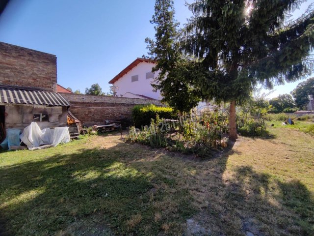 Eladó családi ház, Mohácson 22 M Ft, 2 szobás