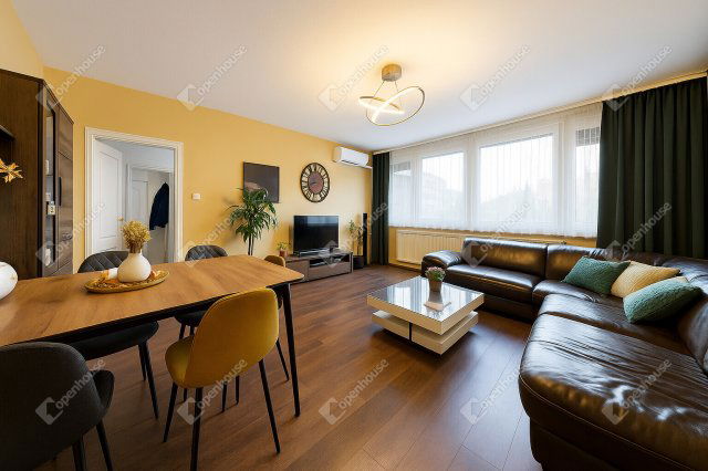 Eladó téglalakás, Sopronban 61.5 M Ft, 3 szobás