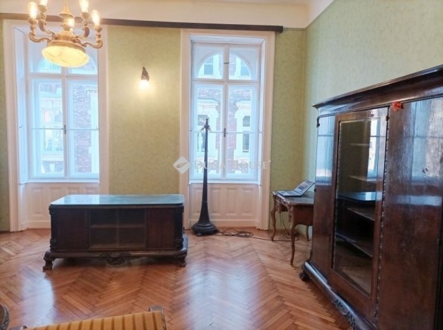 Eladó téglalakás, Budapesten, VIII. kerületben 125 M Ft