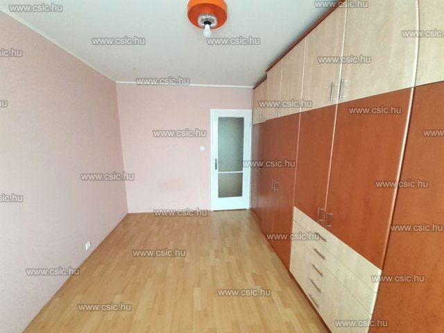 Eladó panellakás, Budapesten, III. kerületben 83.9 M Ft, 3 szobás