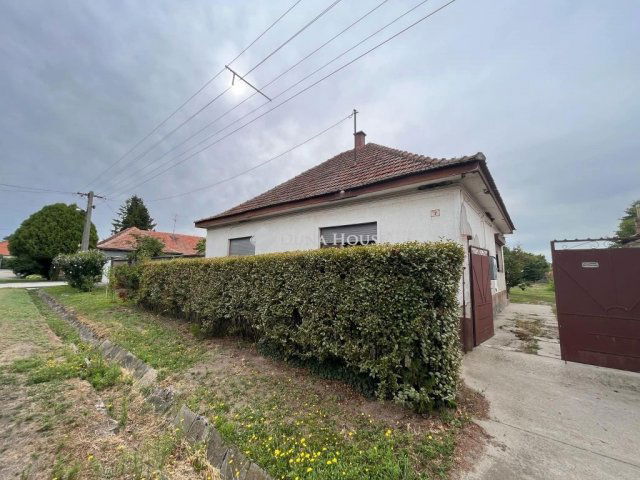 Eladó családi ház, Kecelen 17.9 M Ft, 2 szobás