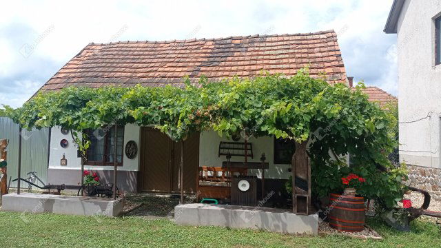 Eladó családi ház, Kustánszegen 76 M Ft, 4 szobás