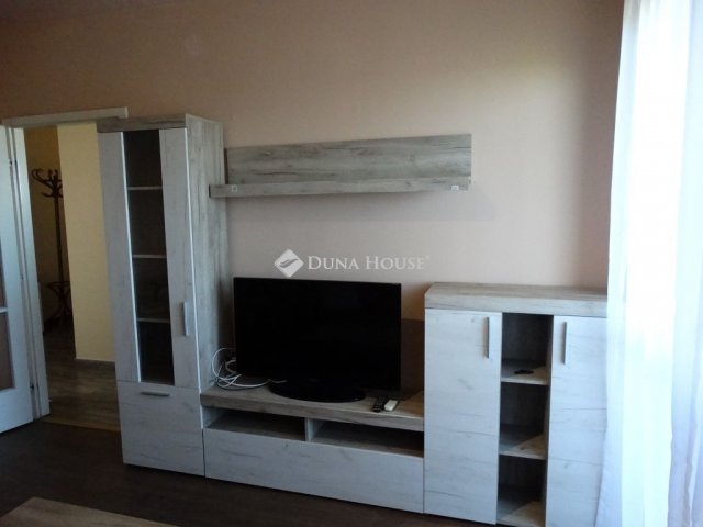 Kiadó panellakás, albérlet, Debrecenben 200 E Ft / hó, 2 szobás
