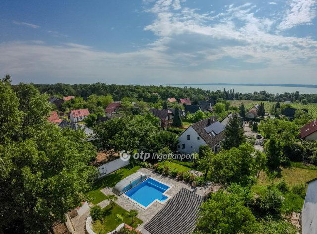 Eladó családi ház, Balatonszepezden 299 M Ft, 6 szobás