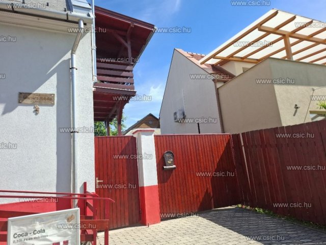 Eladó családi ház, Pomázon 145 M Ft, 4 szobás