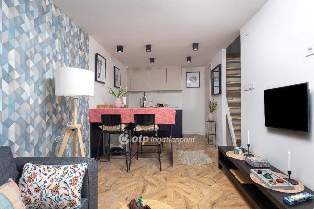 Eladó téglalakás, Budapesten, VI. kerületben 50 M Ft, 2 szobás