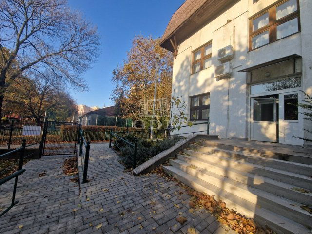 Kiadó iroda, Székesfehérvárott 740 E Ft / hó, 4 szobás