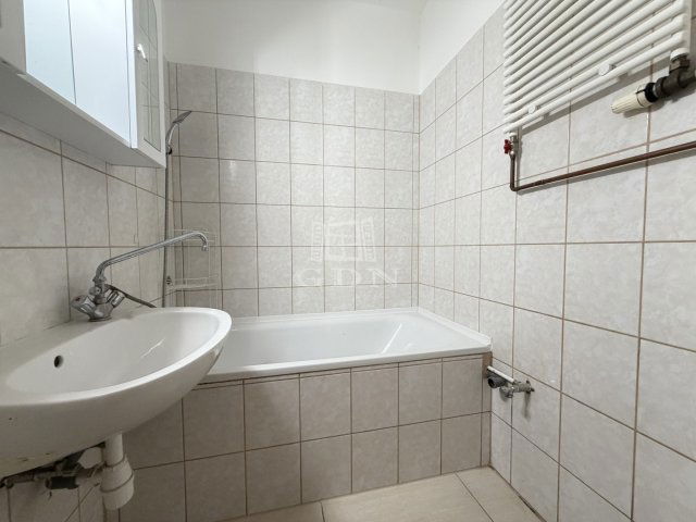 Eladó panellakás, Székesfehérvárott 52.5 M Ft, 2 szobás