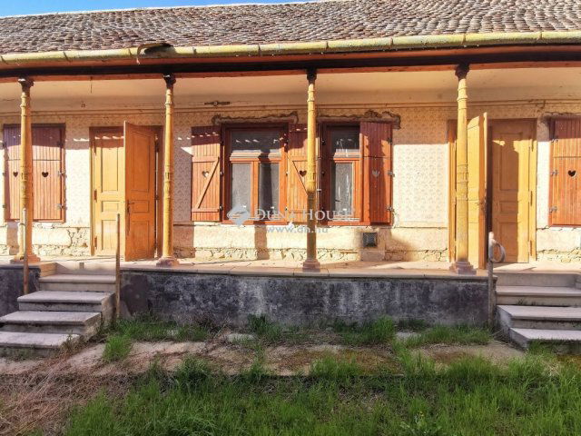 Eladó családi ház, Bonyhádon 10 M Ft, 4 szobás