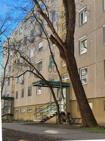 Eladó panellakás, Szentesen 27.5 M Ft, 2 szobás