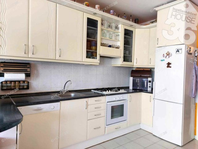 Eladó sorház, Kecskeméten 95 M Ft, 5 szobás