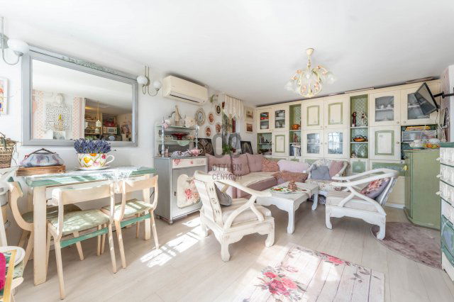 Eladó családi ház, Velencén 89.5 M Ft, 2 szobás