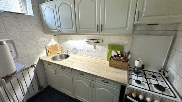 Eladó családi ház, Bugyin 89.9 M Ft, 3 szobás