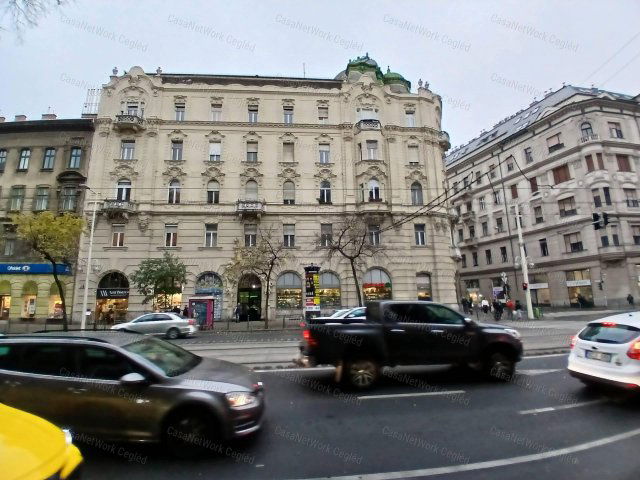 Eladó téglalakás, Budapesten, V. kerületben 119.9 M Ft, 3 szobás