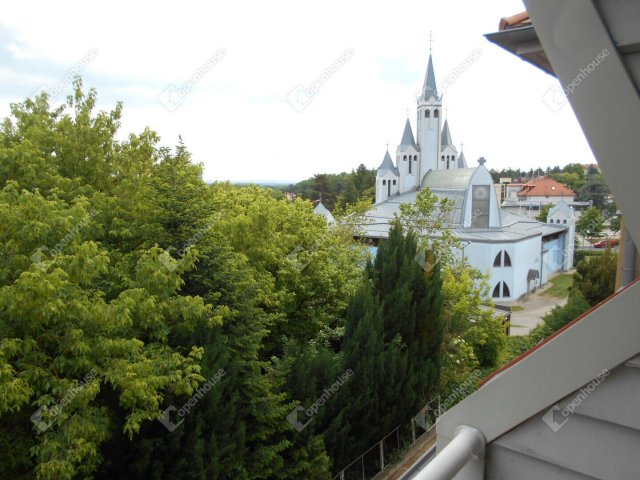 Eladó téglalakás, Hévízen 55 M Ft, 3 szobás