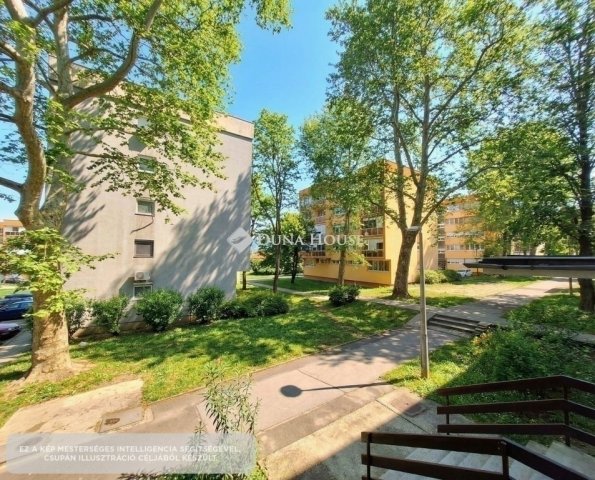 Eladó téglalakás, Pécsett 59.9 M Ft, 3 szobás