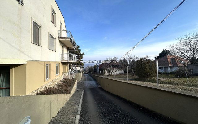 Eladó garázs, Budapesten, III. kerületben 4.8 M Ft