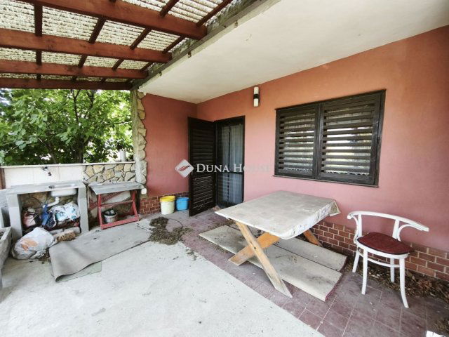 Eladó nyaraló, Adonyban 15.9 M Ft, 1 szobás