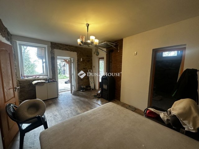 Eladó nyaraló, Mánfán 23.9 M Ft, 3 szobás