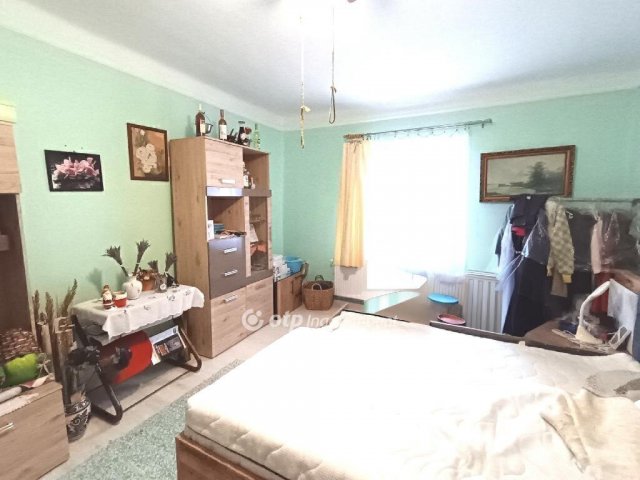 Eladó családi ház, Szentesen 30.5 M Ft, 1+1 szobás