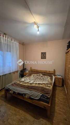 Eladó panellakás, Szegeden 63.49 M Ft, 3 szobás