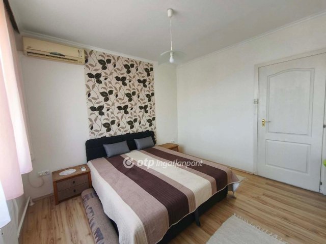 Kiadó panellakás, albérlet, Orosházán 120 E Ft / hó, 2 szobás