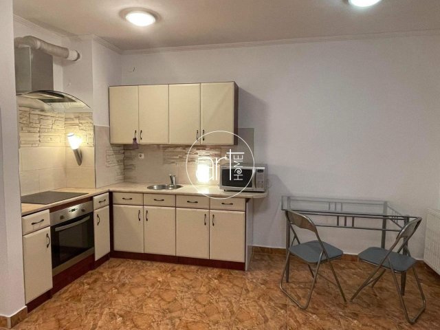 Kiadó téglalakás, albérlet, Szegeden, Moszkvai körúton