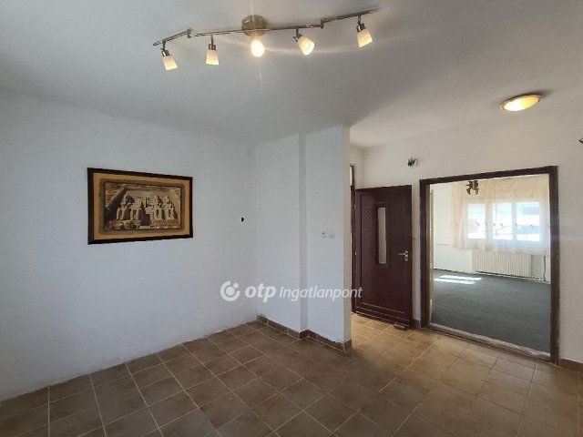 Eladó családi ház, Délegyházán 47.9 M Ft, 3 szobás