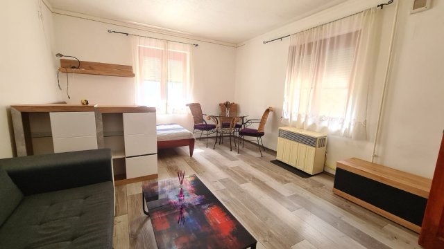 Eladó téglalakás, Pécsett 42.9 M Ft, 1 szobás