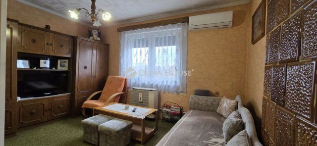 Eladó családi ház, Alapon 39.99 M Ft, 4 szobás