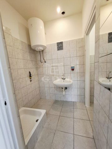 Kiadó téglalakás, albérlet, Budapesten, XV. kerületben