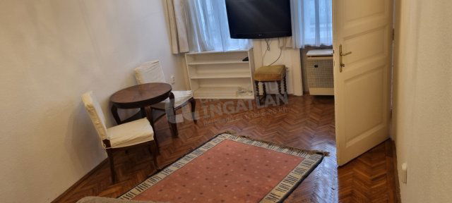 Kiadó téglalakás, albérlet, V. kerületben, Múzeum körúton