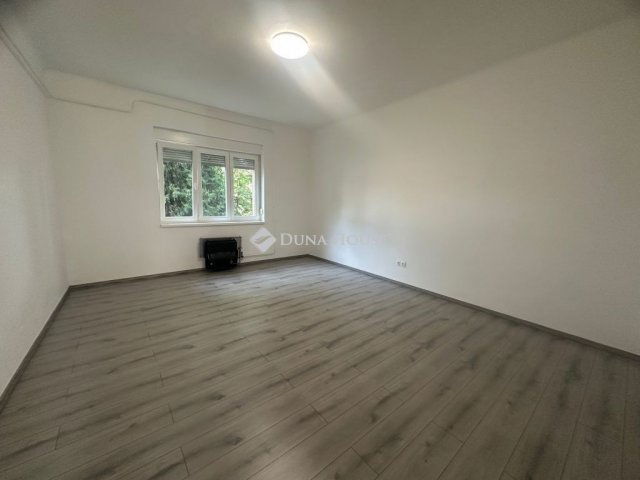 Eladó téglalakás, Budapesten, IV. kerületben 60.9 M Ft, 1 szobás