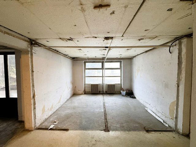 Eladó üzlethelyiség, Budapesten, III. kerületben 54.9 M Ft