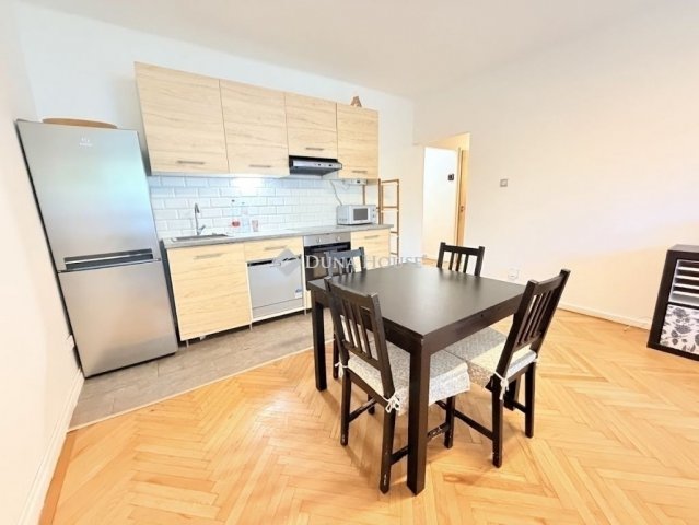 Eladó téglalakás, Budapesten, III. kerületben 112 M Ft, 3 szobás