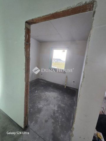 Eladó ikerház, Jászberényben 54.99 M Ft, 4 szobás