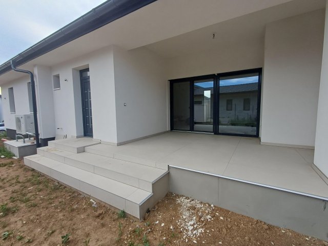 Eladó családi ház, Szombathelyen 90 M Ft, 4 szobás