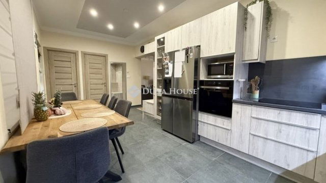 Eladó ikerház, Budapesten, XVIII. kerületben 102 M Ft, 3 szobás