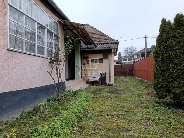 Eladó családi ház, Mogyoródon 63.25 M Ft, 4 szobás