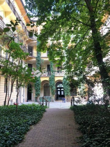 Eladó téglalakás, Budapesten, IX. kerületben, Üllői úton