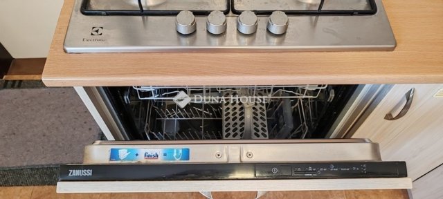 Eladó téglalakás, Kecskeméten 69.9 M Ft, 3 szobás