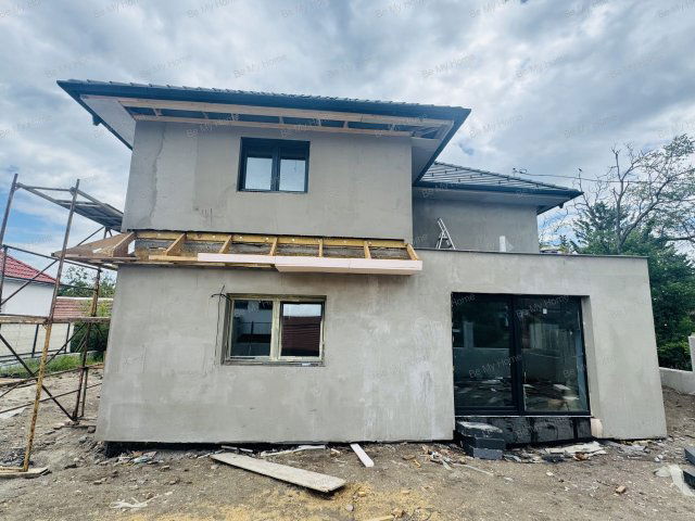 Eladó családi ház, Pomázon 140 M Ft, 5 szobás